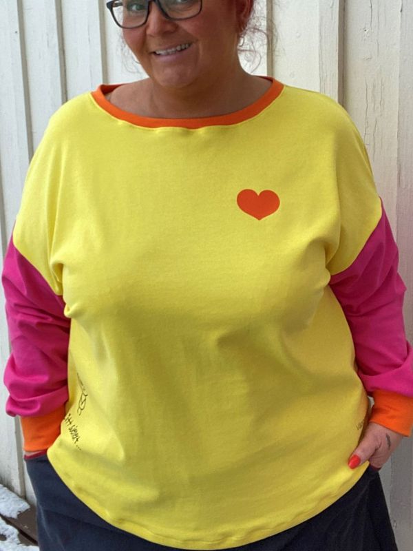 Litt sjenert- baggy jerseygenser_gul/rosa/oransje