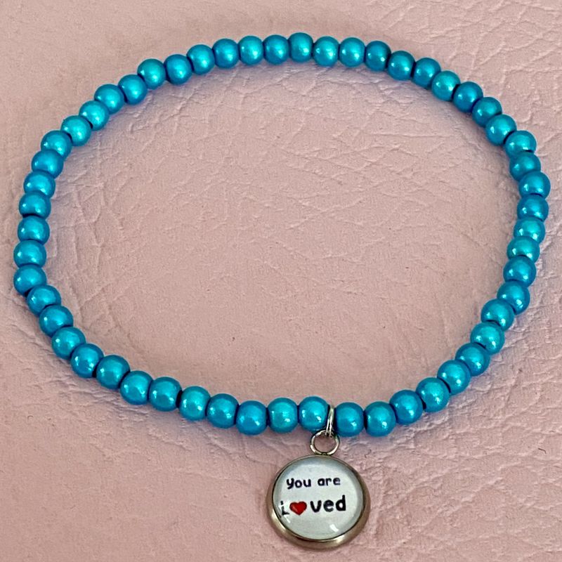 4 mm perler armbånd m/anheng_Turkis